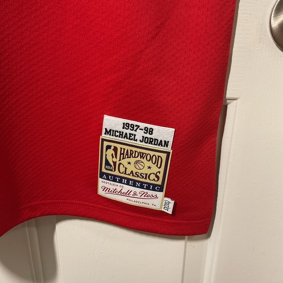 Michael Jordan Jersey - Picture 14 of 14